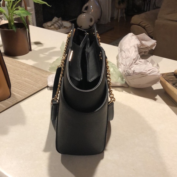 Michael Kors shoulder tote - Picture 3 of 7